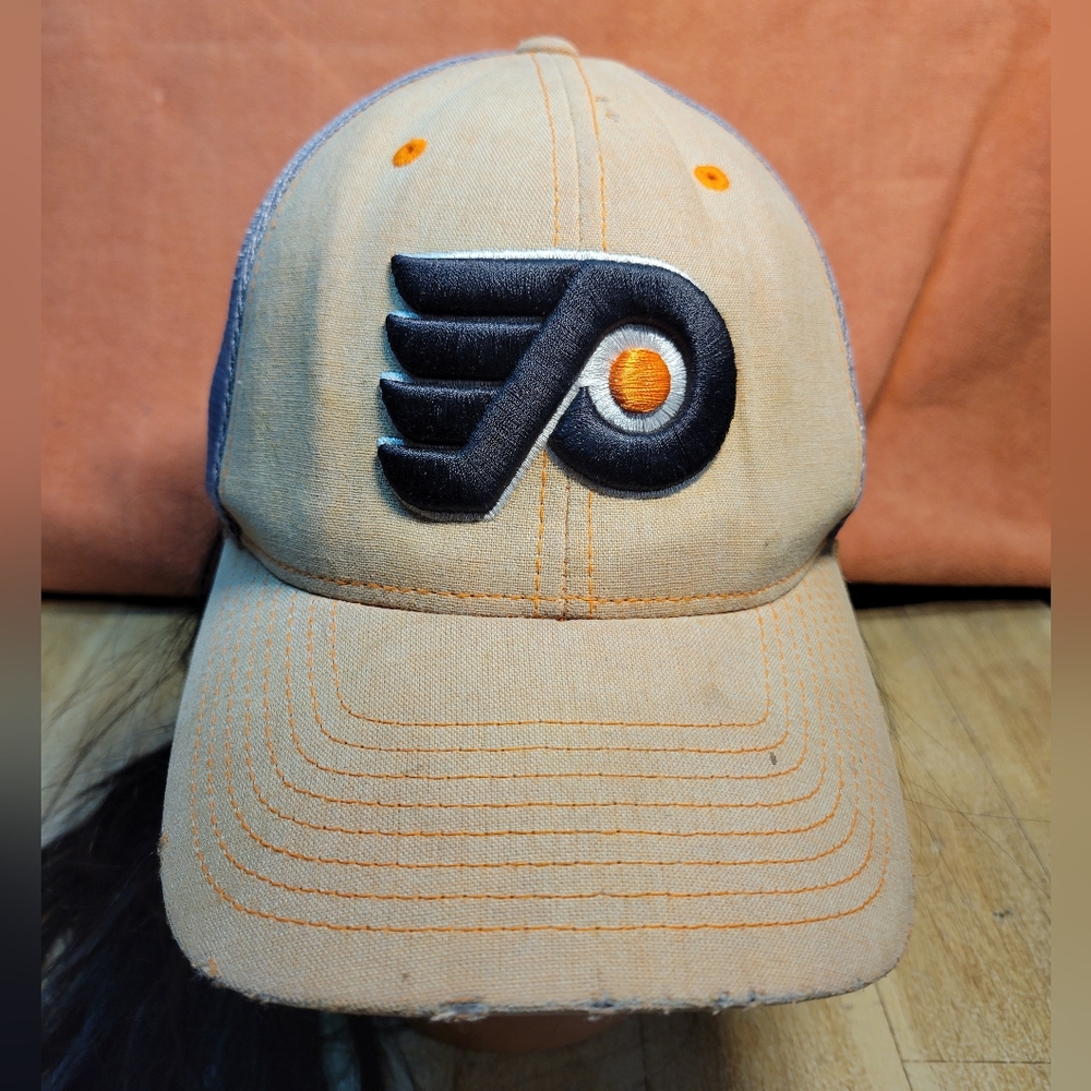 NHL Philadelphia Flyers Flexfit Trucker Hat Tan Gray